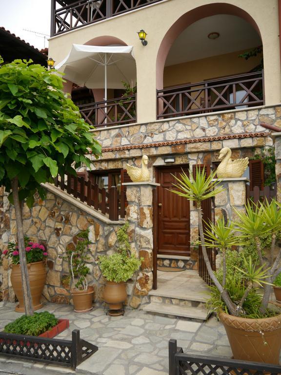 Dione Apartments Ouranoupoli Exterior foto