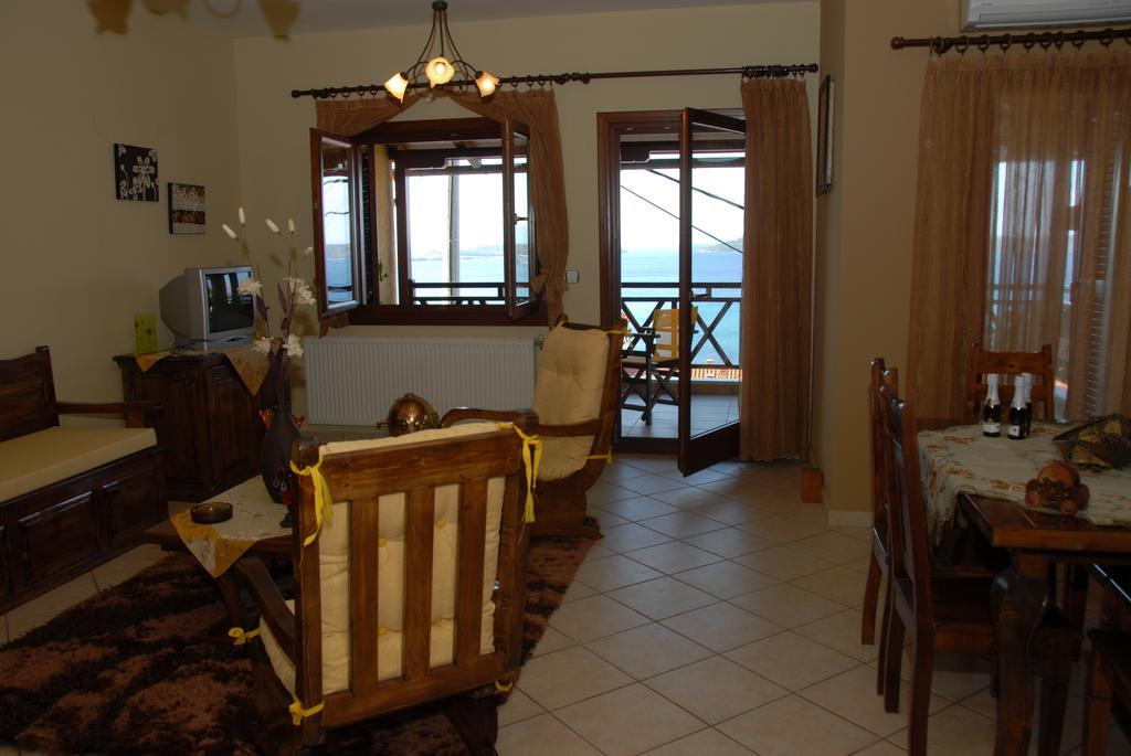 Dione Apartments Ouranoupoli Zimmer foto