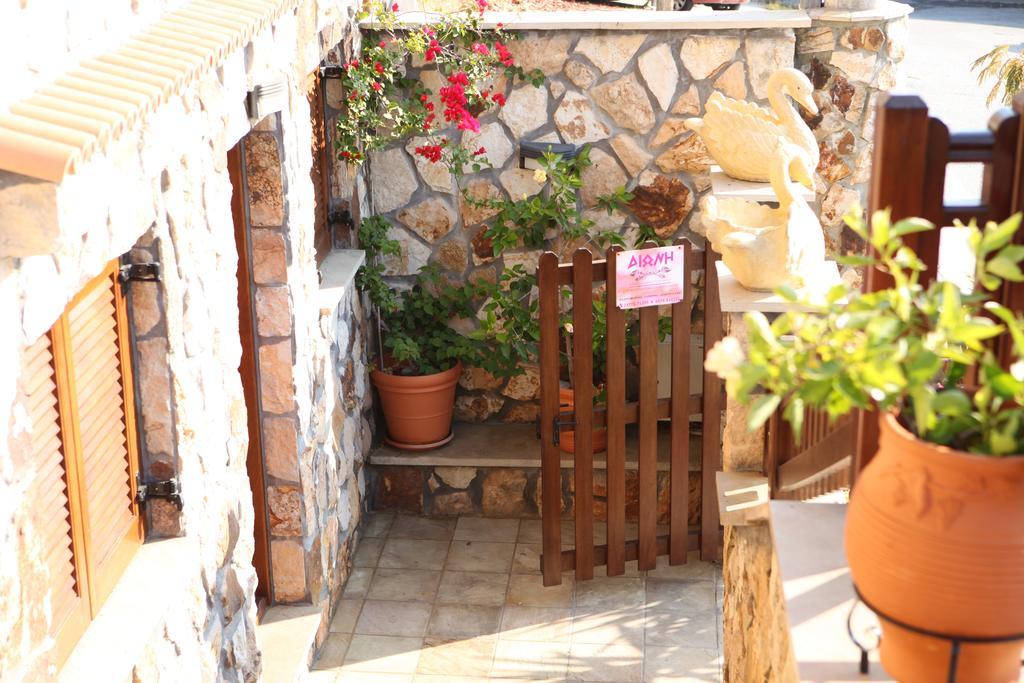 Dione Apartments Ouranoupoli Exterior foto